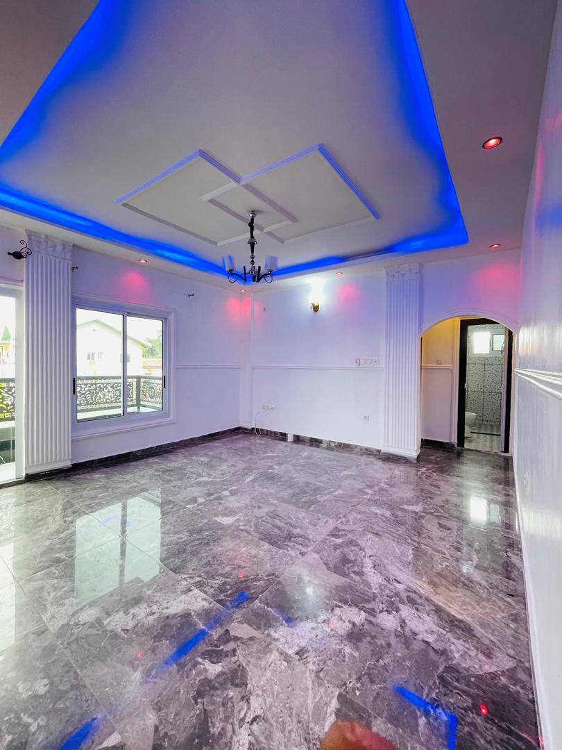 STUDIO MODERNE ENTIEREMENT STAFFÉ À LOUER – KOTTO VILLAGE