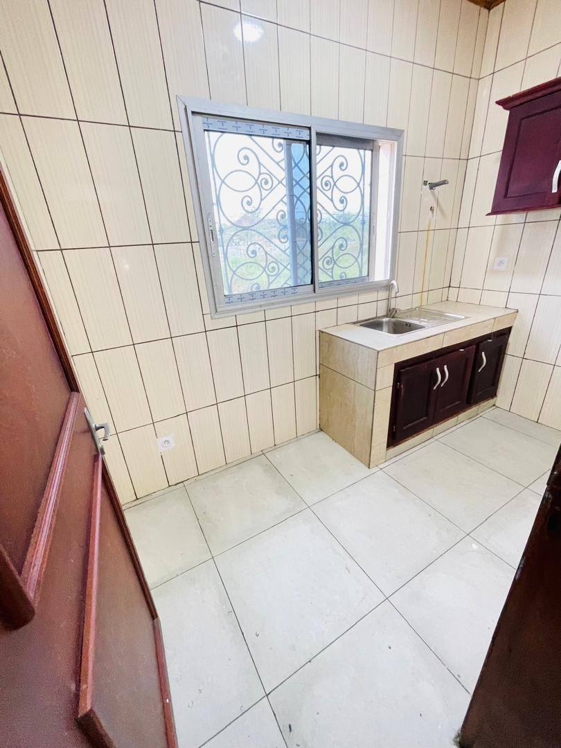 DOUALA – YASSA ENTRÉE STADE – STUDIOS MODERNES