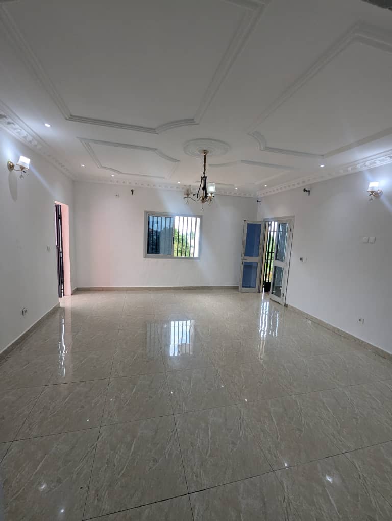 APPARTEMENT BON STANDING À LOUER – AHALA (Barrière, Meyos)