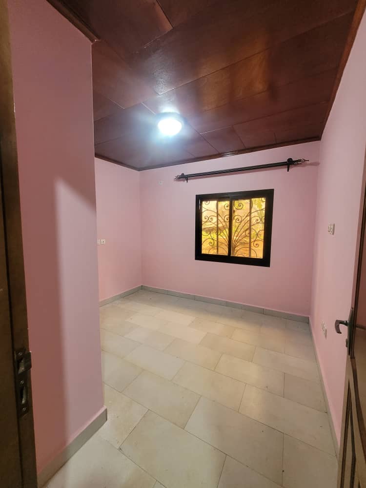 STUDIO HAUT STANDING À LOUER – BIYEM-ASSI