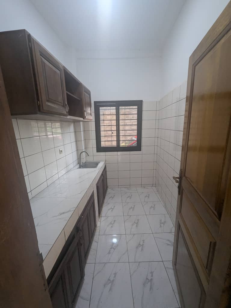 Appartement Bon Standing à louer à Odza