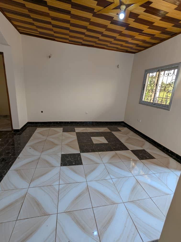 YAOUNDÉ – NKOLFOULOU – APPARTEMENT NEUF