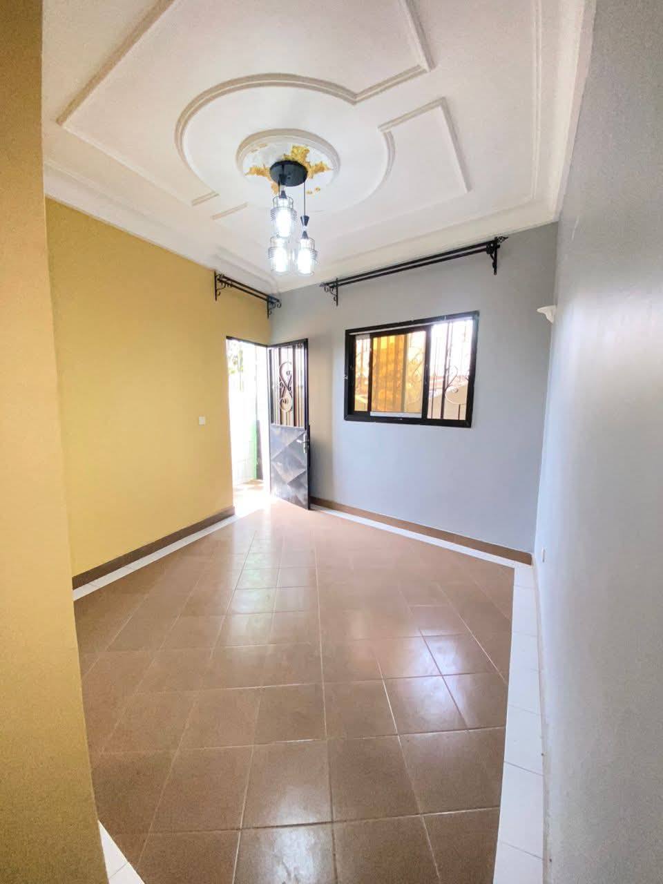 YAOUNDÉ – FOUGEROLLE – STUDIO MODERNE À LOUER