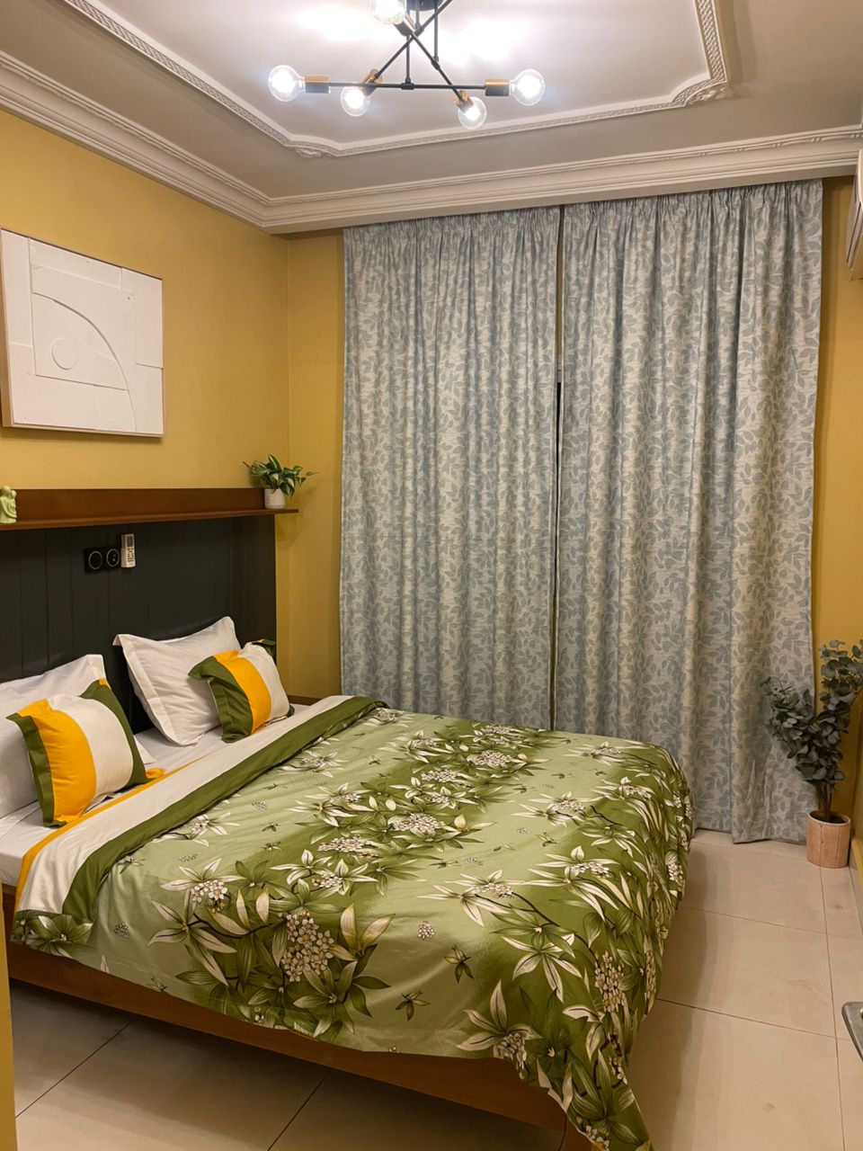 YAOUNDÉ – JOUVENCE (TOTAL) – STUDIO MEUBLÉ SÉDUISANT À LOUER