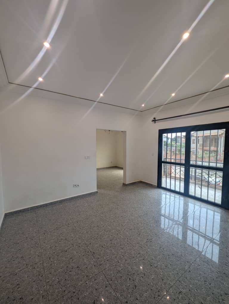 APPARTEMENT BON STANDING À LOUER – ODZA (Petit Marché)