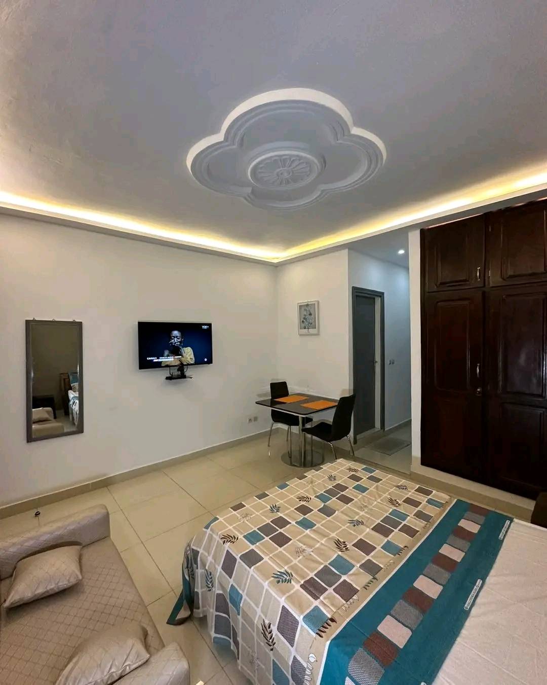 KRIBI – STUDIO MEUBLÉ HAUT STANDING