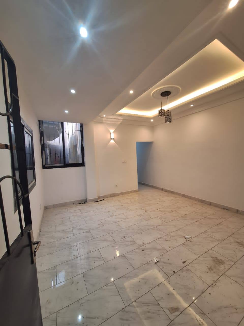 DOUALA – LOGBESSOU – APPARTEMENT MODERNE