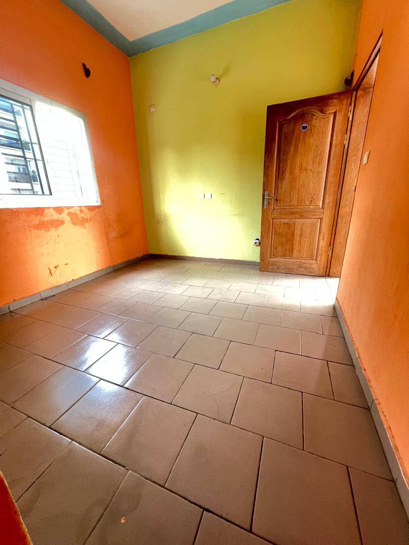 STUDIO MODERNE À LOUER À KOTTO