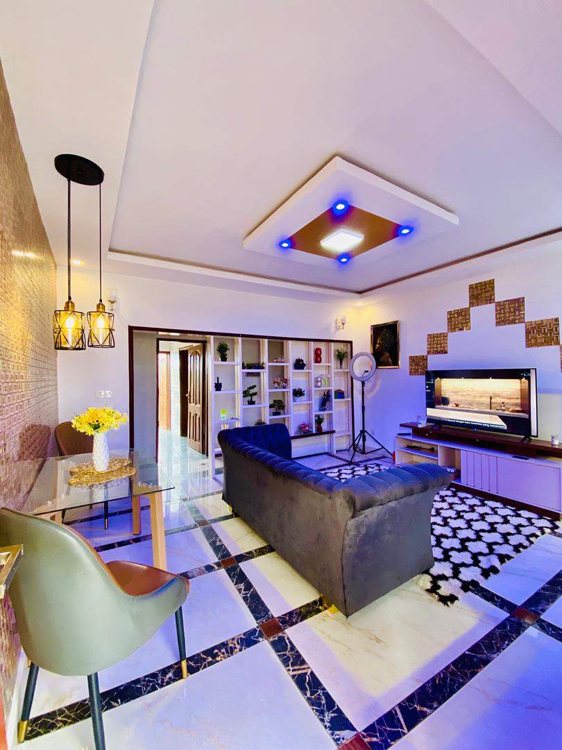 YAOUNDÉ – NGOUSSO (FABRIQUE) – APPARTEMENT MEUBLÉ BON STANDING À LOUER