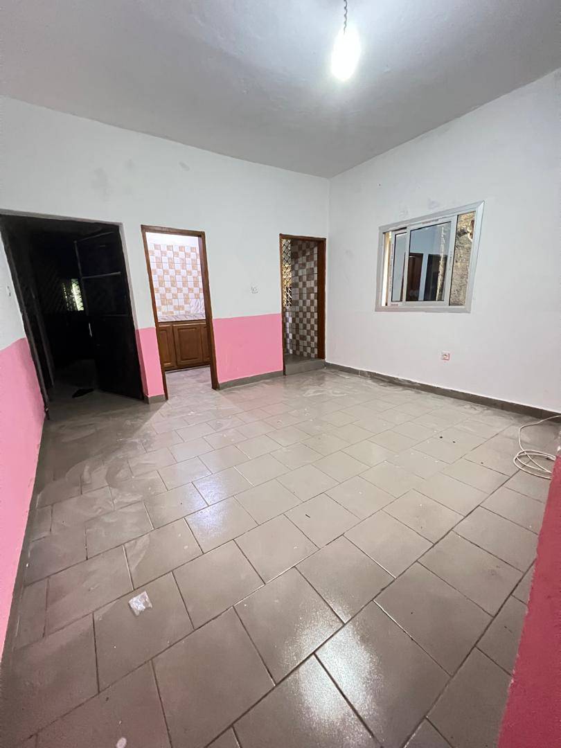 STUDIO MODERNE À LOUER – LOGBESSOU